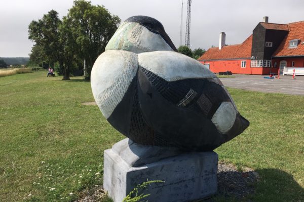 Museumspark foran Gudhjem Museum