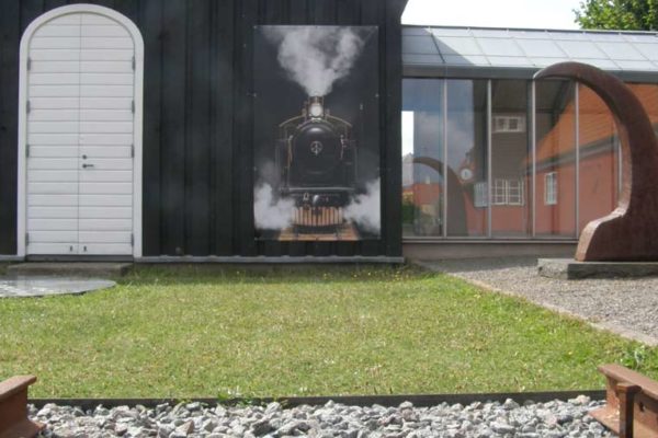 Der Bahnhof und die Gudhjembahn
